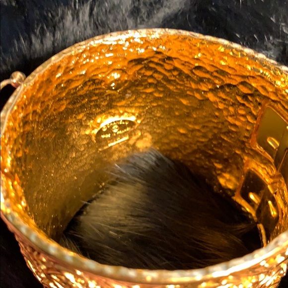CHANEL GOLD VINTAGE CUFF(Collection) - Picture 3 of 8